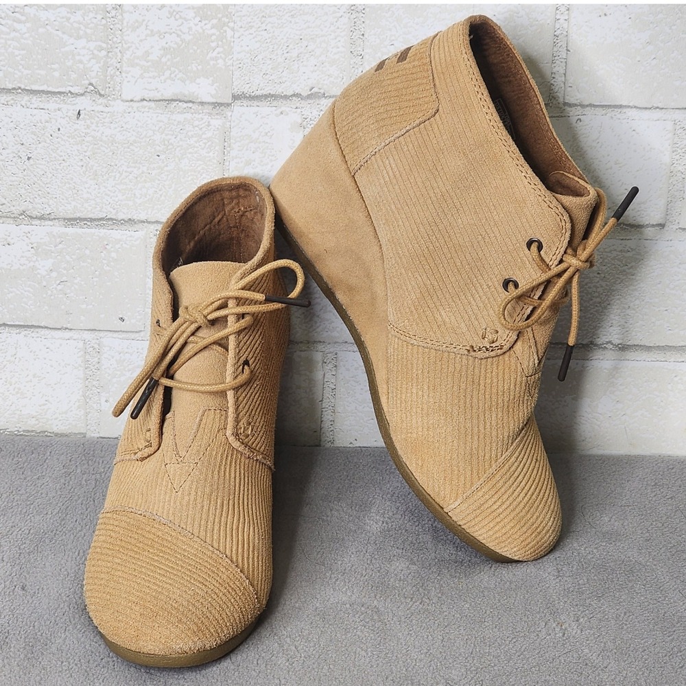 Toms Tan Suede‎ Kala Corduroy Wedge Booties 8.5 Lace Up Chukka-Style Boho Fall